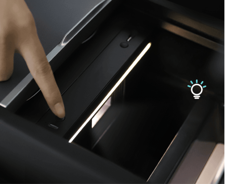 Tesla Model 3 Highland Center Console USB hub