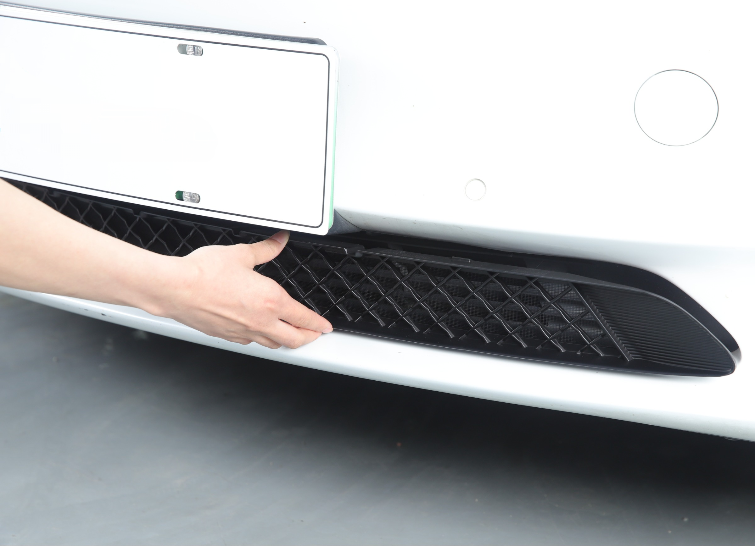 Tesla Model 3 Y Front Grille Mesh Radiator Cover Guard